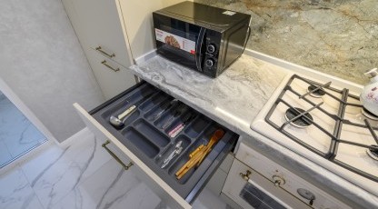 Bucătărie MODERNĂ, de colț, în nuanță - alb/fildeș Bucătarii moderne