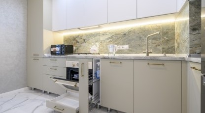 Bucătărie MODERNĂ, de colț, în nuanță - alb/fildeș Bucătarii moderne